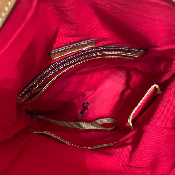 Dooney & Bourke crossbody - Picture 4 of 6